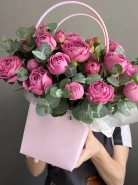 Цветы в коробке &laquo;Мисти Баблс в сумочке&raquo; 3