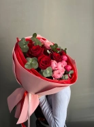 Авторский букет с Пионовидной кустовой розой  &laquo;Страсть и нежность&raquo; 3