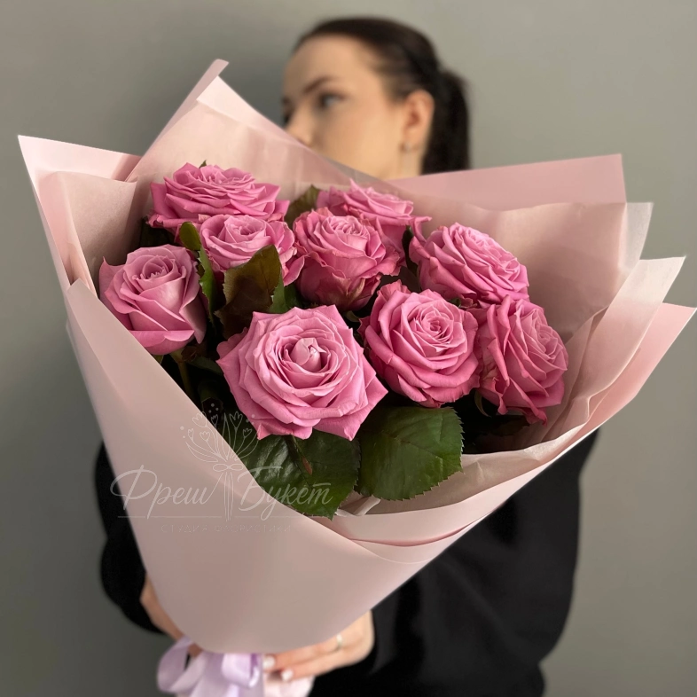 9фиолетовых роз &laquo;Фиолетовая глубина&raquo;