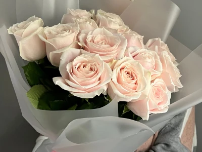 Букет из 15 роз «15 оттенков для любимой»