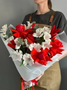 Букет из алой французской розы &laquo;Гранат и жемчуг&raquo; 2