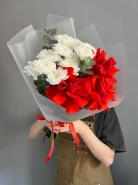 Букет из французских алых роз &laquo;Пламя в снегу&raquo; 3