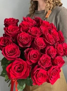Букет из 25 алых роз &laquo;Королевский подарок&raquo; 1