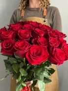 Букет из 25 алых роз &laquo;Королевский подарок&raquo; 2