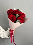 Букет из 5 алых роз &laquo;Благородная страсть&raquo; 3