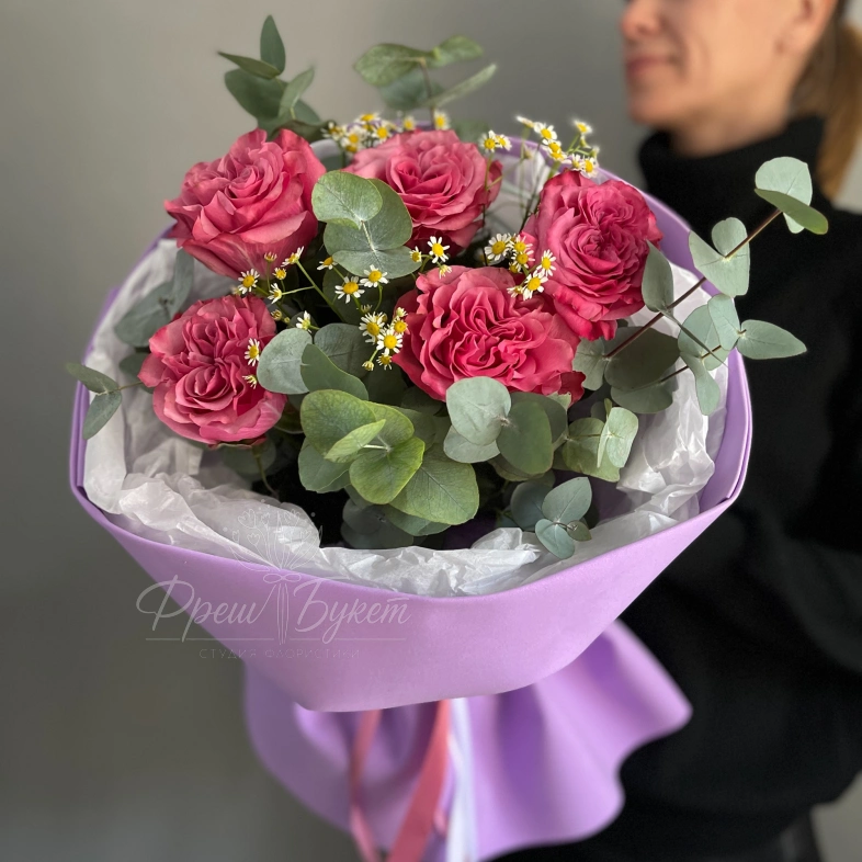 Пионовидная Роза с эвкалиптом