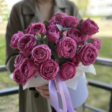 Пионовидная Роза в шляпной коробке