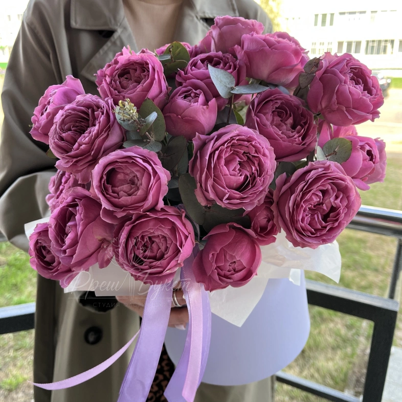 Пионовидная Роза в шляпной коробке